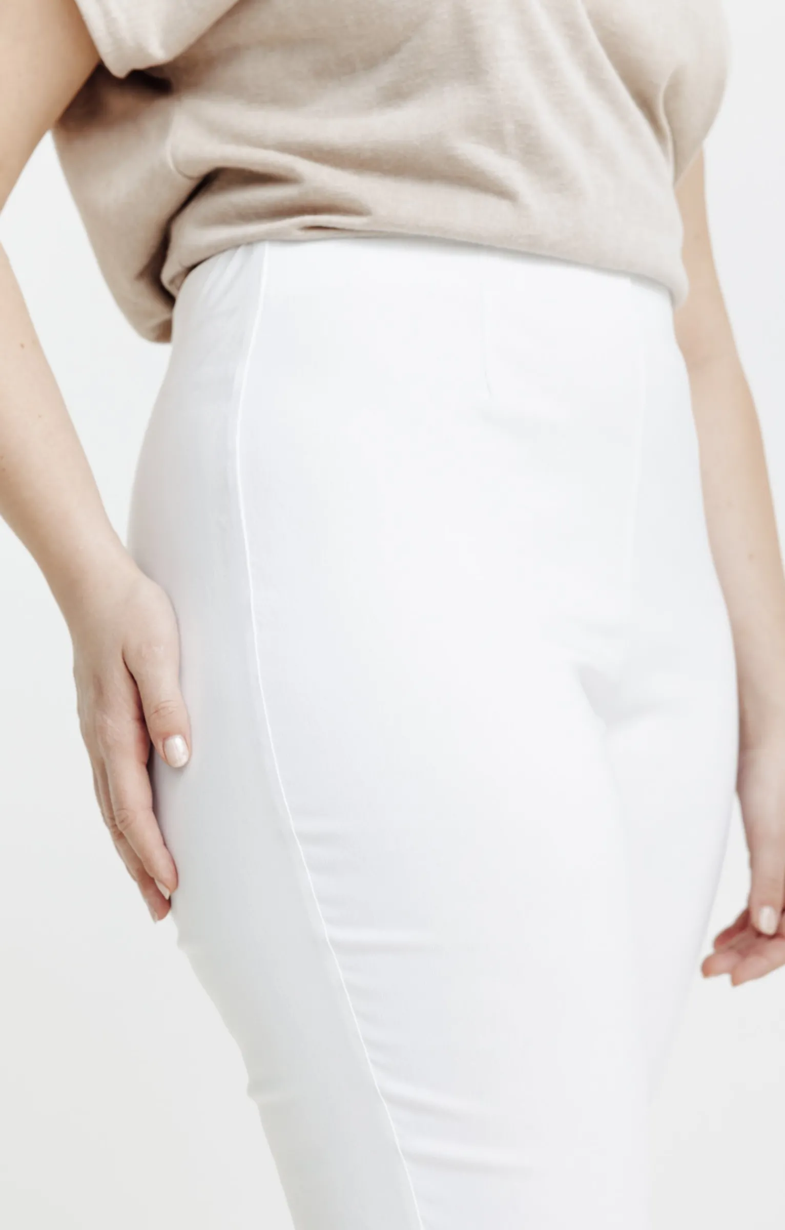 Toscane Boutique Pantalons|Pantacourt avec oeillet en bas de jambe BLANC