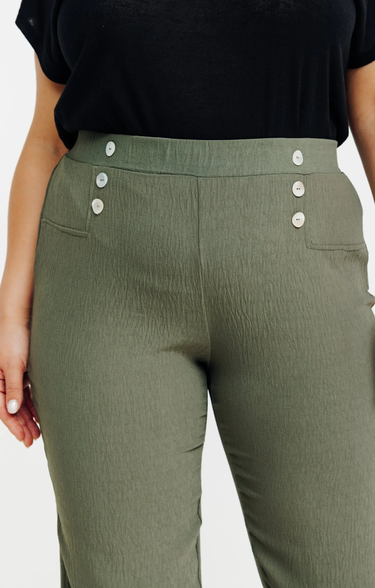 Toscane Boutique Pantalons|Pantacourt fluide boutons nacre TILLEUL