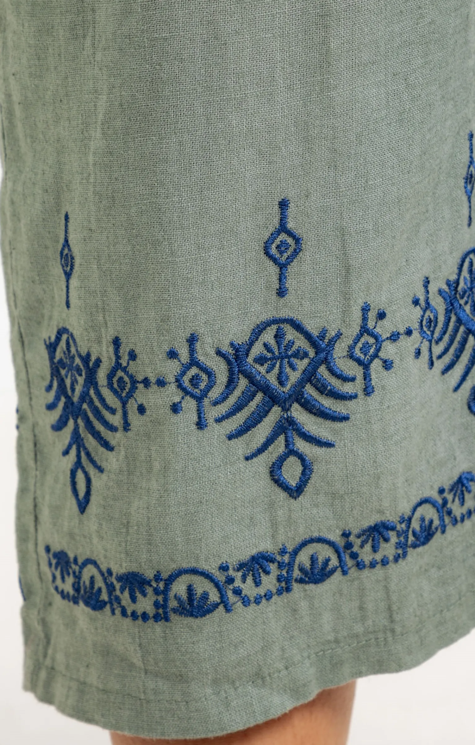 Toscane Boutique Pantalons|Pantacourt lin viscose brodé CELADON