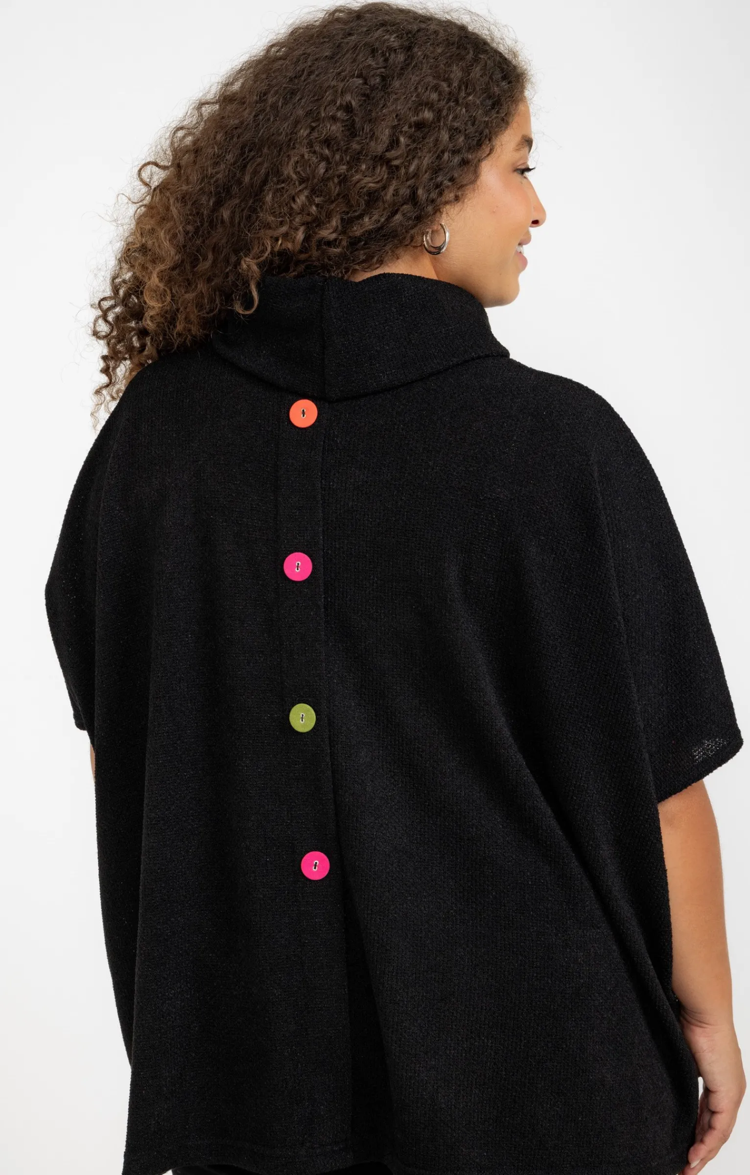 Toscane Boutique Pulls & Cardigans|Poncho à poches et boutons colorés NOIR