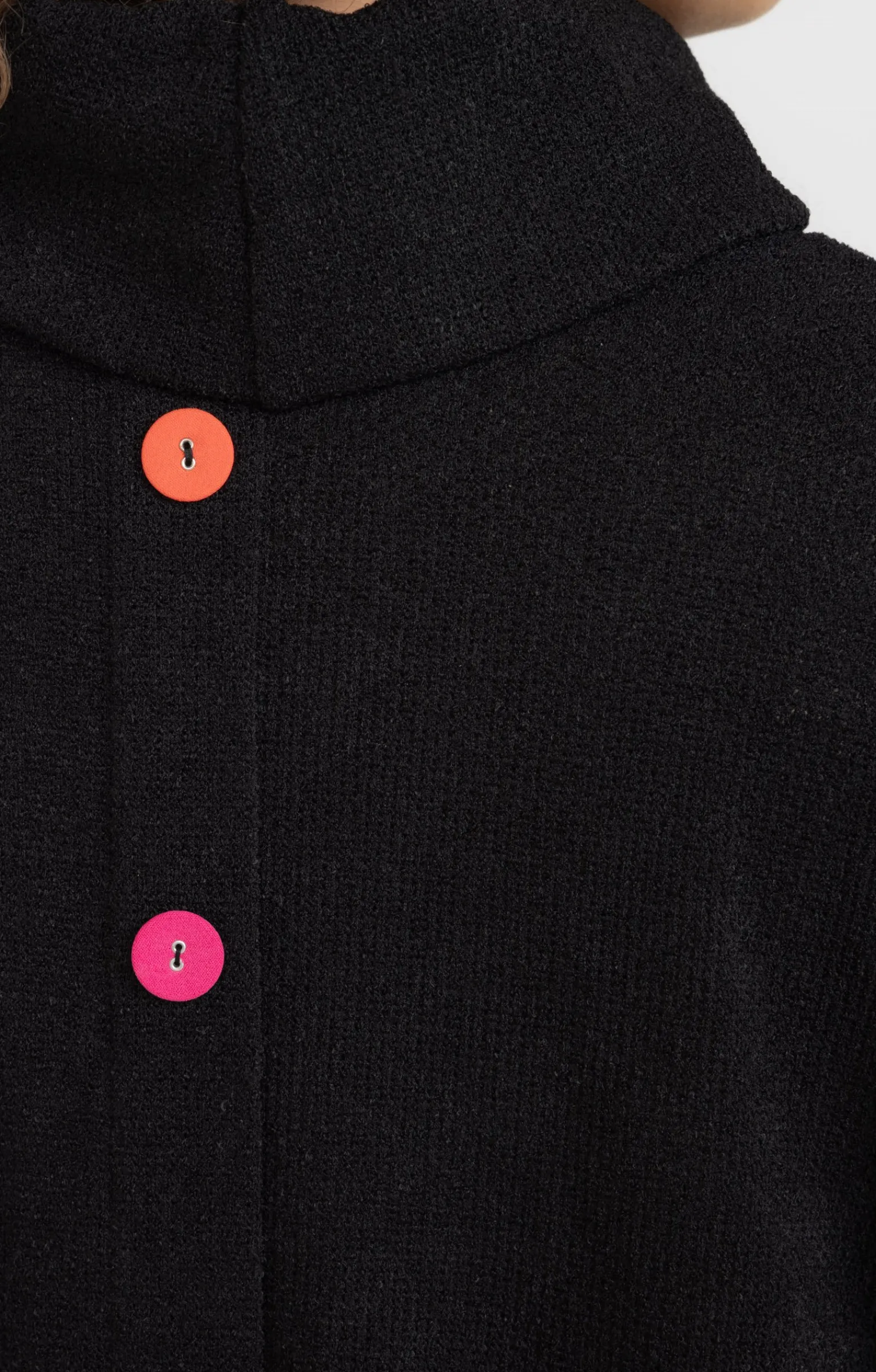 Toscane Boutique Pulls & Cardigans|Poncho à poches et boutons colorés NOIR