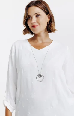 Toscane Boutique Chemisiers & Tuniques|Tunique avec fleurs brodées et collier ECRU